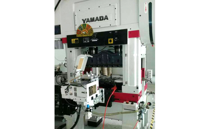 日本YAMADA衝床配婷婷四房播播夾式送料機出機